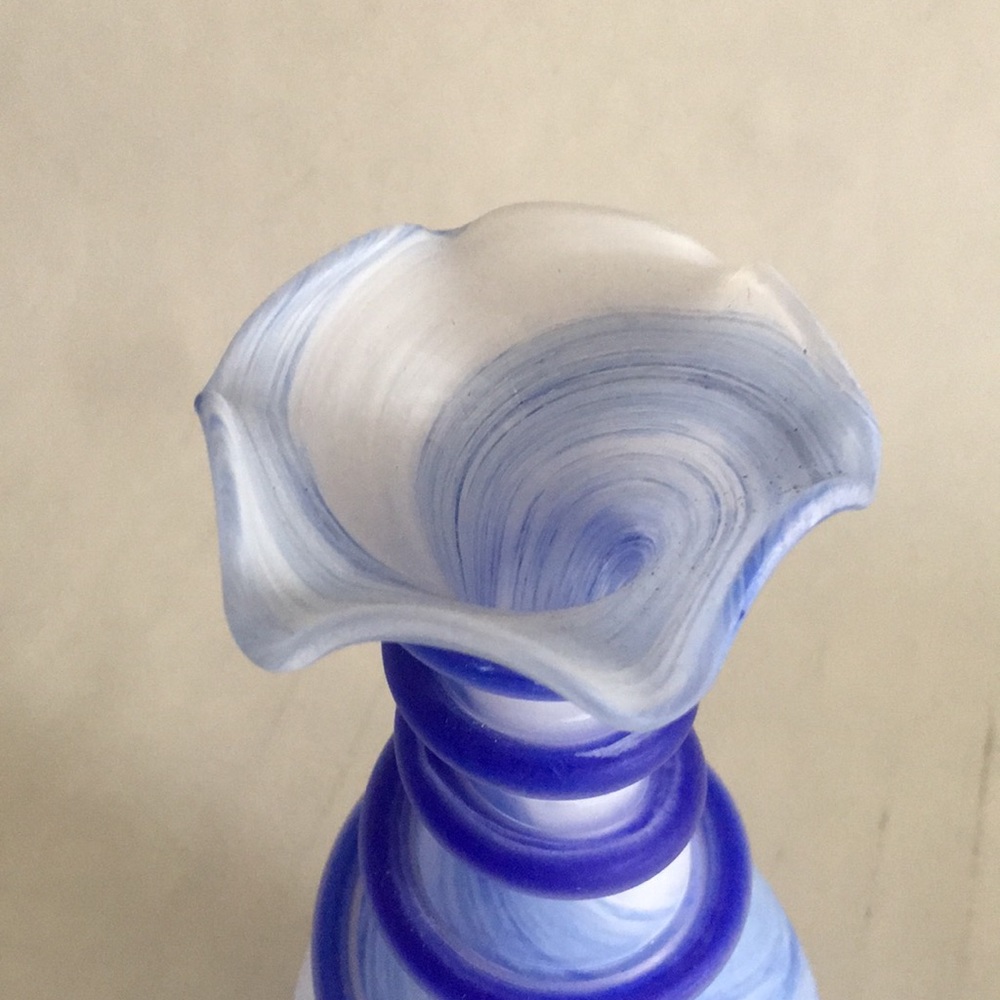 Murano Frosted Blue White Swirl Bud Vase